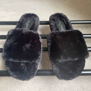 J SLIDES Women Lovelie Plush Slipper - NEW NWOB